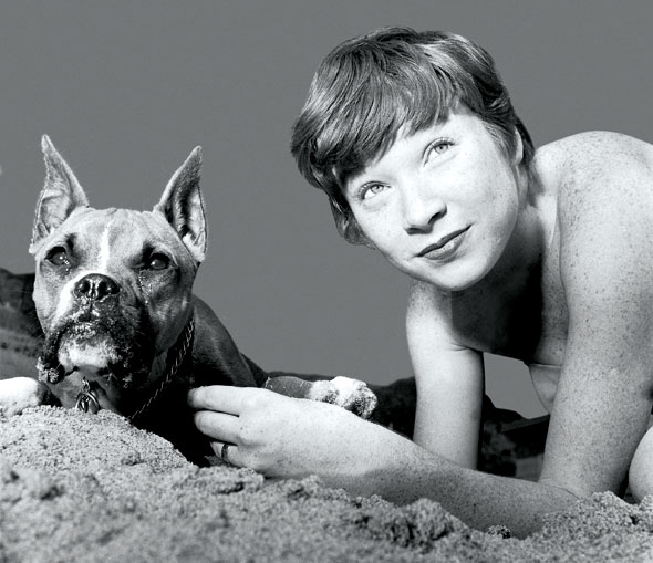 Shirley MacLaine The young, fresh-faced actress with her boxer Caesar in California (MGM, 1958)
